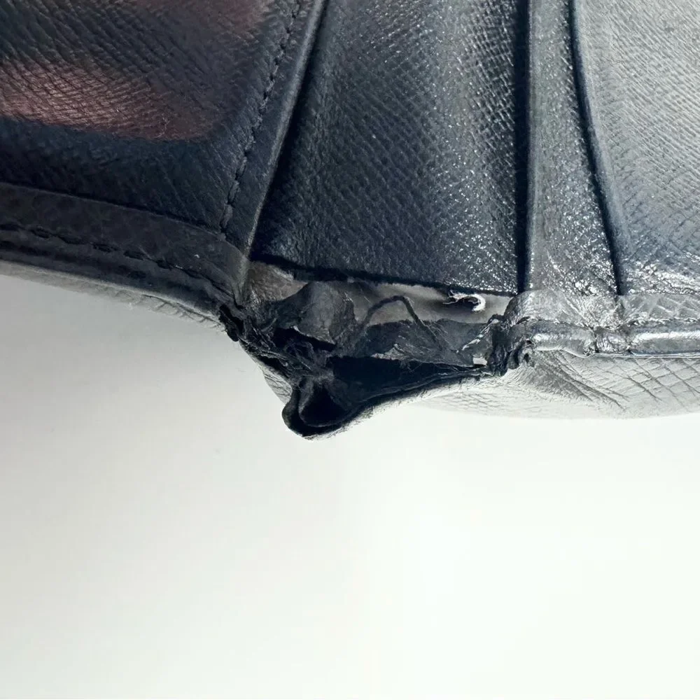 LV Louis Vuitton Black Epi Leather Bifold Wallet Bilfold Multiple Wallet MI0045